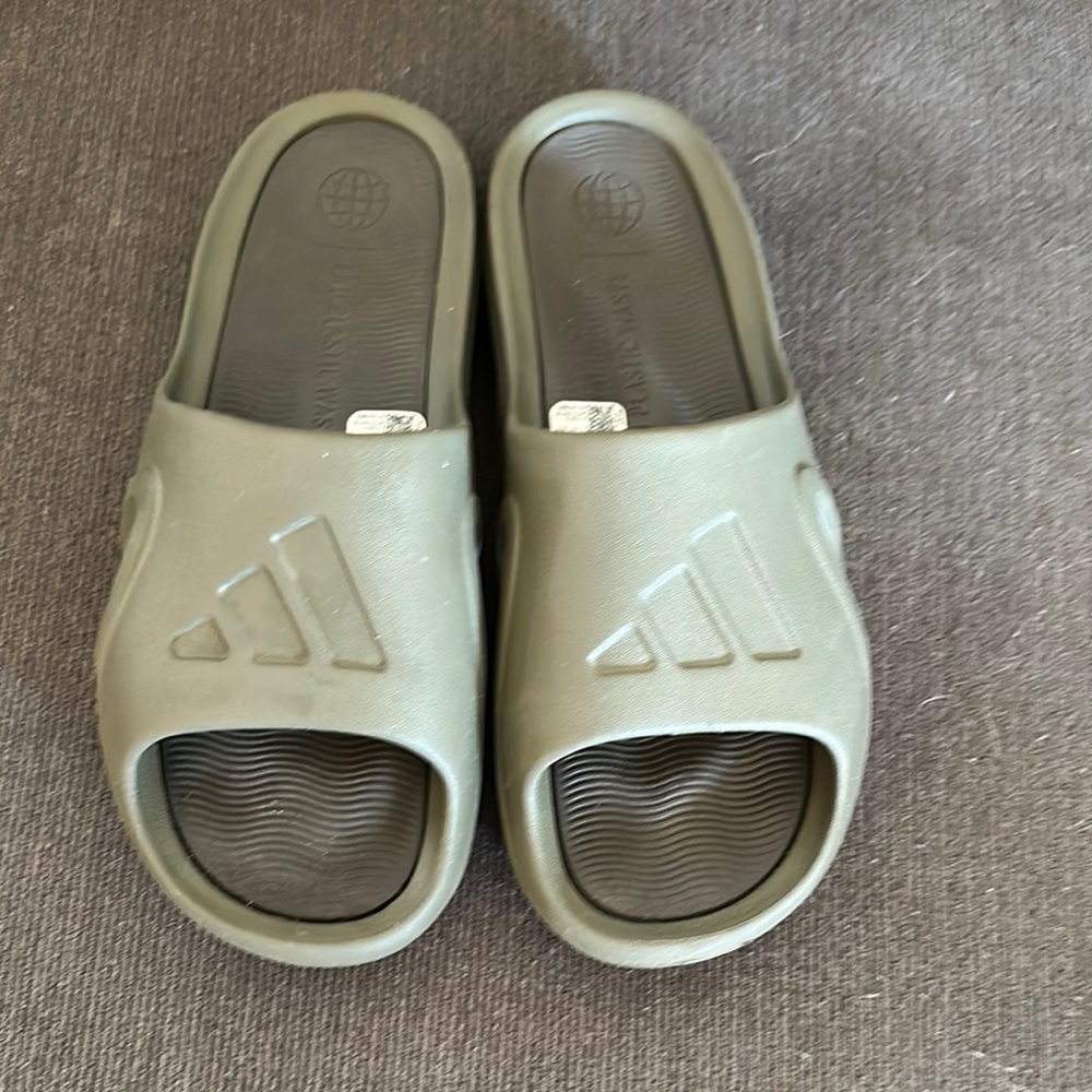 Adidas Olive Green Slide Sandals new never worn men’s 12